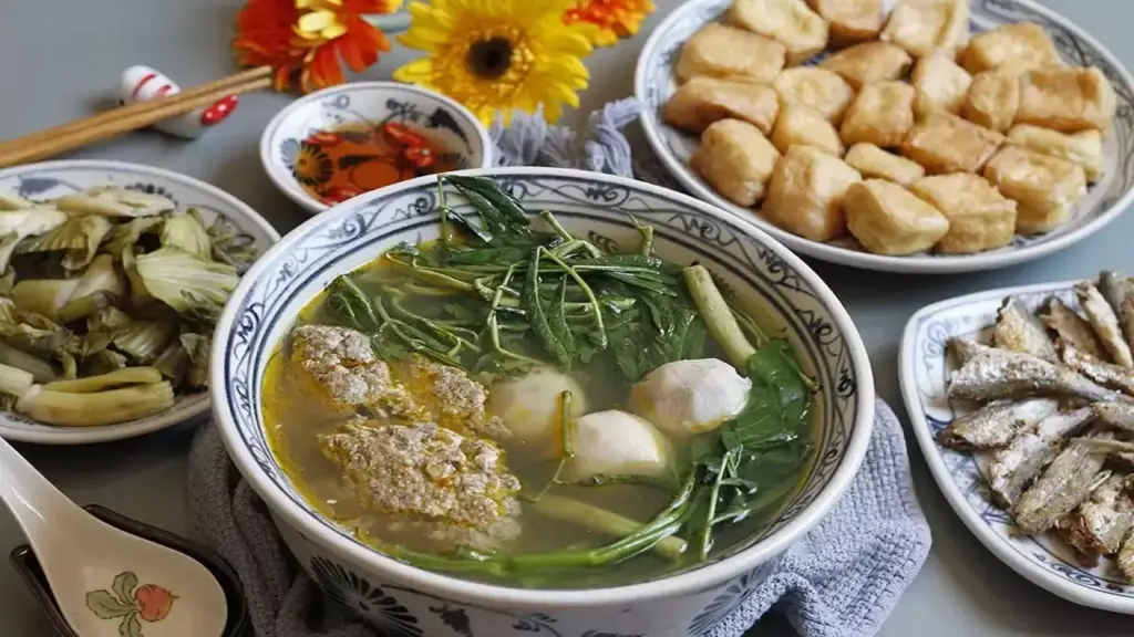 Ăn canh để qua đêm được không?