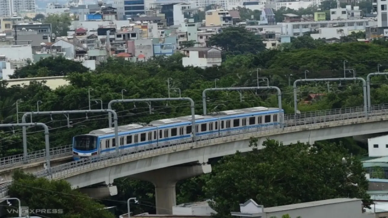 An Sương đi Thủ Thiêm mất một giờ, cần gì ngoài metro?
