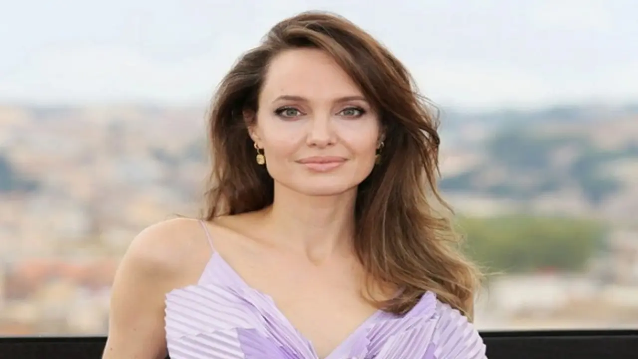 Angelina Jolie tiết lộ không hẹn hò suốt 10 năm sau khi chia tay Brad Pitt