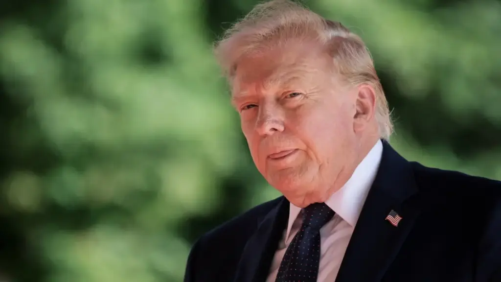 Áp lực kinh tế đeo bám ông Trump sau thỏa thuận với Iran