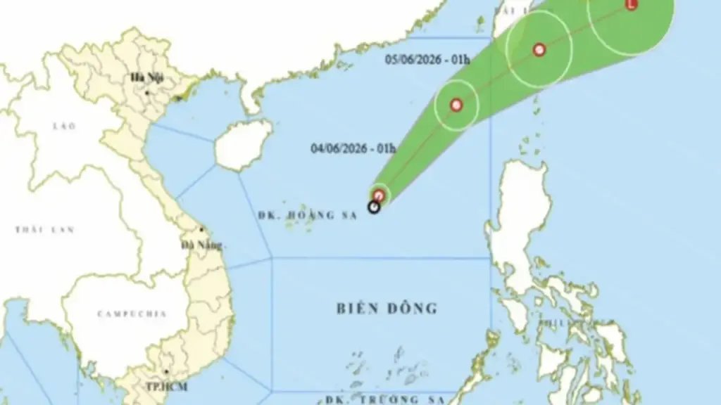 Áp thấp nhiệt đới hình thành trên Biển Đông, Bắc và Nam bộ mưa lớn
