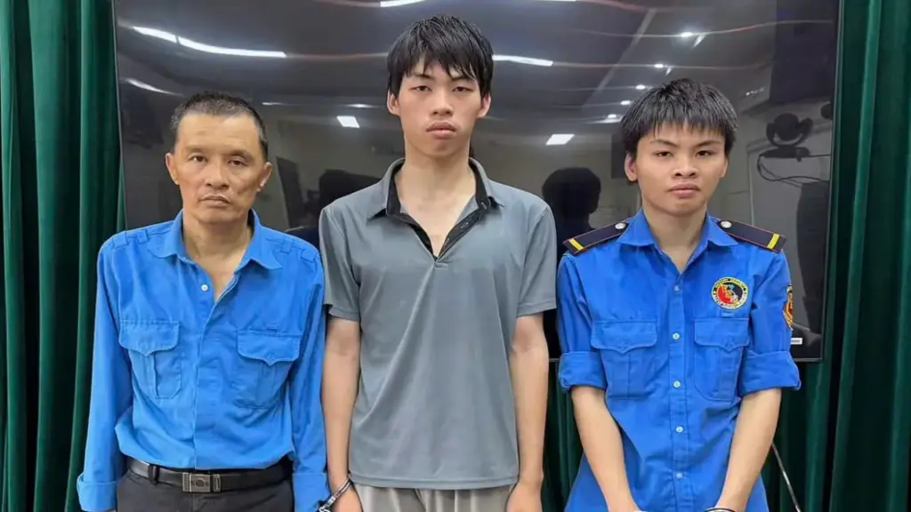 Ba bảo vệ chung cư chém khách vì thắc mắc phí gửi xe