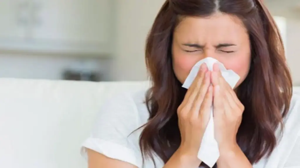 Bác sĩ chỉ cách phân biệt viêm mũi dị ứng và viêm xoang trong ngày hè