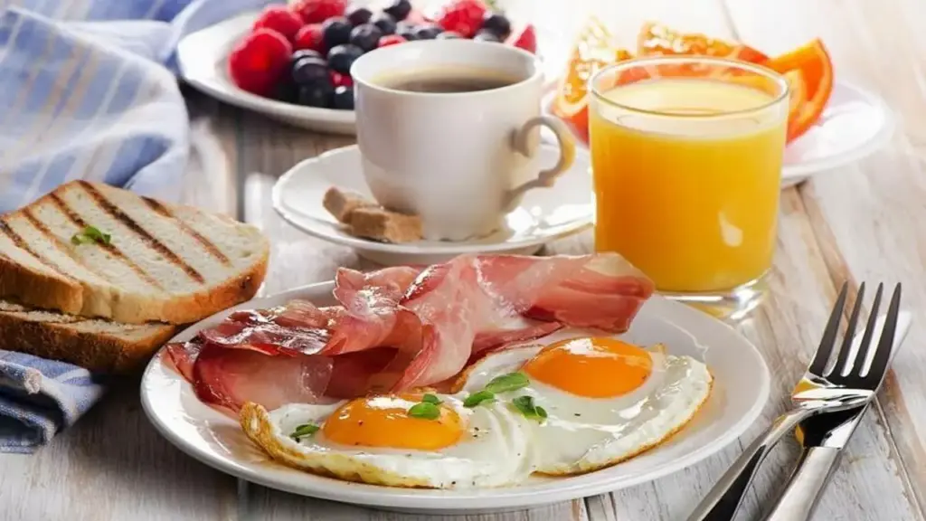 Bác sĩ chỉ ra sai lầm khi ăn sáng khiến bạn tăng cân vô độ