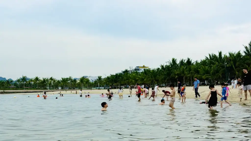 Bác sĩ hướng dẫn cách sơ cứu trẻ đuối nước