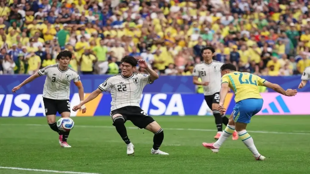 Báo Nhật Bản: "Đội tuyển Brazil đã thoát hiểm trong gang tấc"