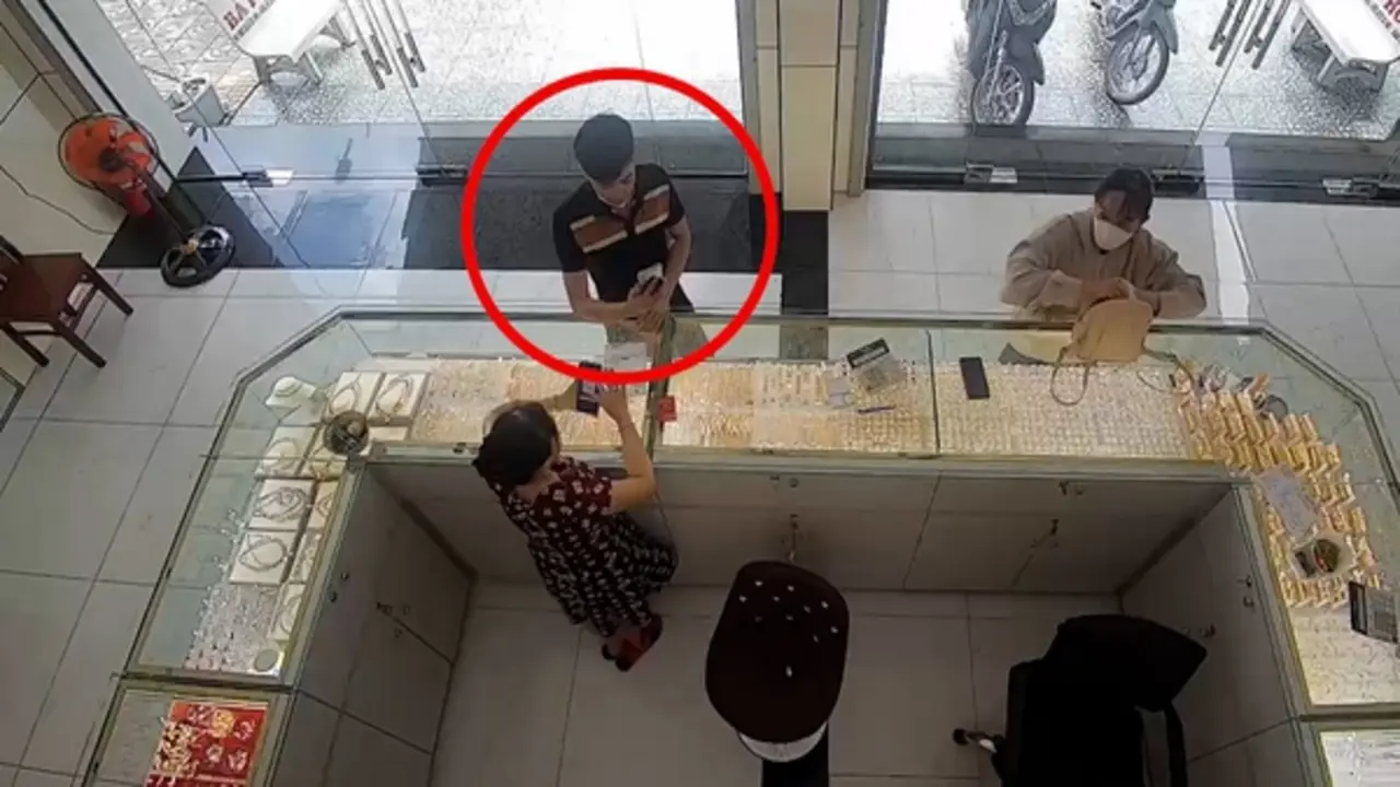 Bắt đối tượng dùng ứng dụng tạo thông báo chuyển tiền giả để lừa đảo