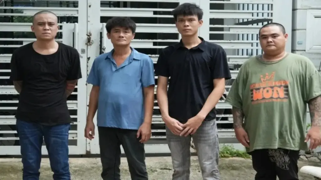 Bắt khẩn cấp 4 người đe dọa tính mạng cả gia đình ở TPHCM
