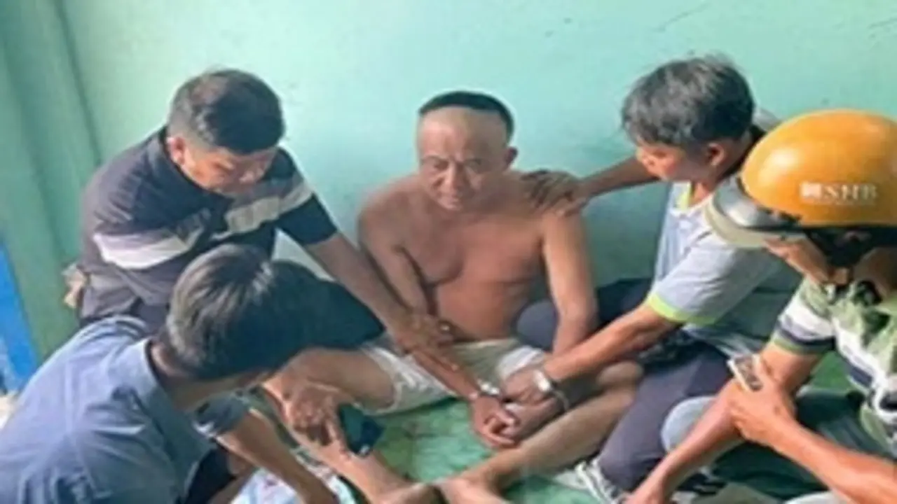 Bắt khẩn cấp kẻ đánh ông lão bán vé số ở Tây Ninh