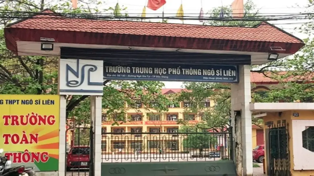 Bất ngờ điểm chuẩn lớp 10: Trường top đầu nay chỉ lấy hơn 9 điểm