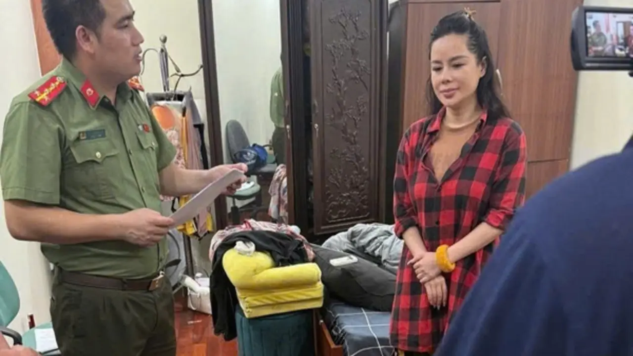 Bắt tạm giam TikToker đăng video bịa đặt về 2 bệnh viện