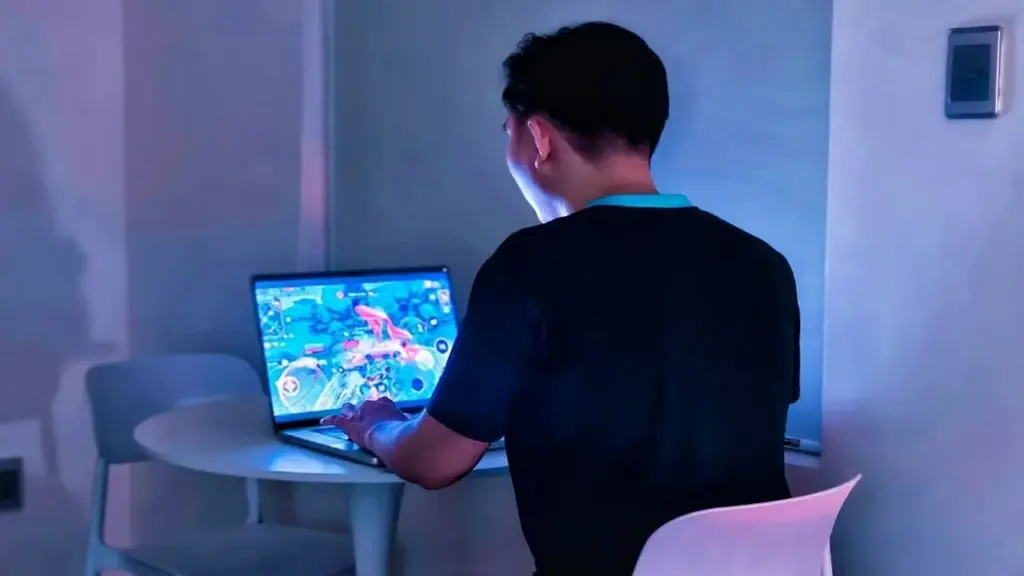 Bẫy tâm lý 'thức khuya trả thù'