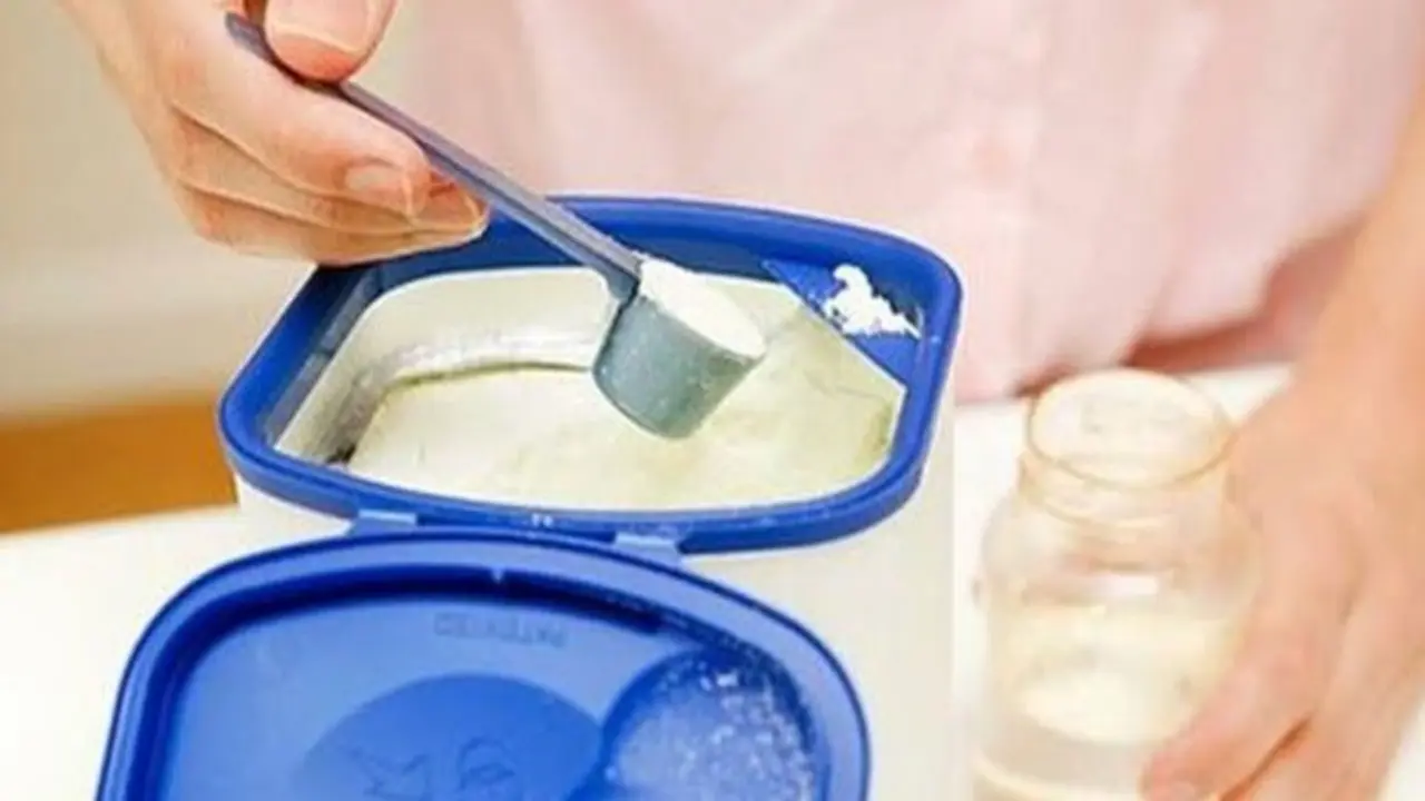 Bé trai 3 tháng tuổi nhập viện cấp cứu vì cha mẹ pha sữa bằng loại nước này