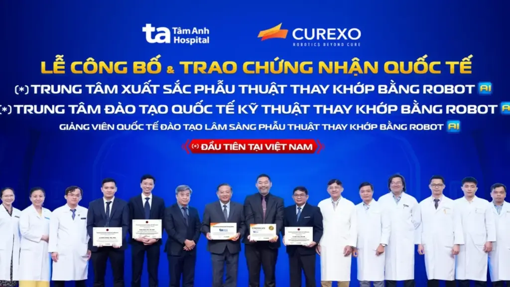 Bệnh viện Tâm Anh đạt 3 chứng nhận quốc tế với robot AI thay khớp