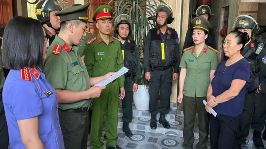 Bị khởi tố vì kích động nhiều người cản trở hoạt động của cơ quan, tổ chức