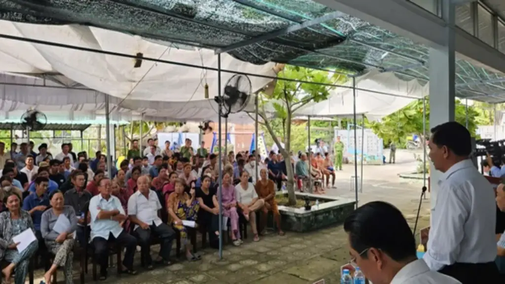 Bí thư Vĩnh Long đối thoại người dân về lo ngại quanh 2 mỏ cát sông Hậu