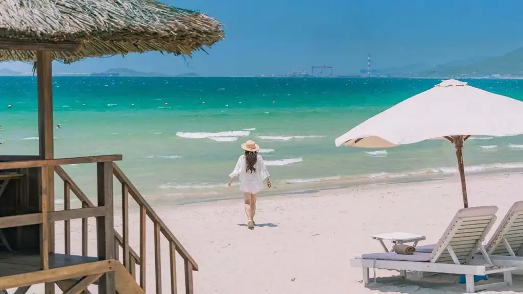 Biển Dốc Lết 'đẹp như tranh' trong mắt khách Hà Nội
