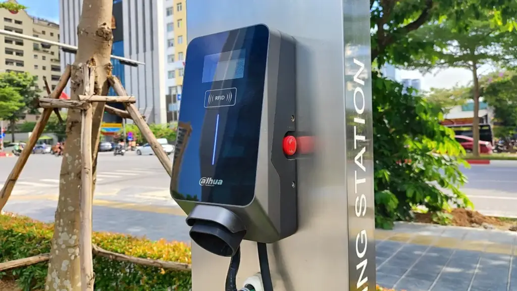 Bộ Công Thương yêu cầu địa phương cập nhật nhu cầu điện trạm sạc