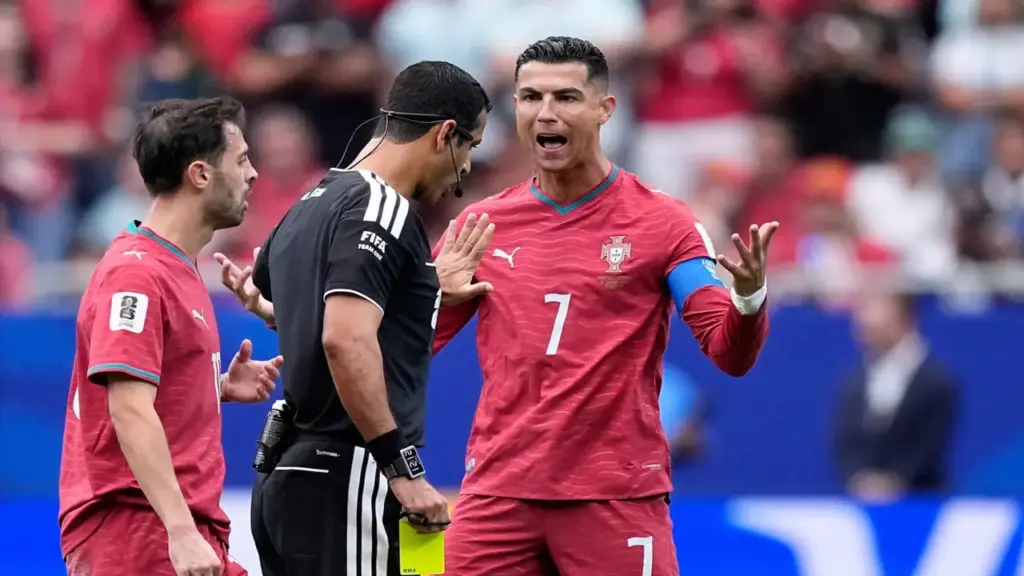 Bồ Đào Nha 1-0 Congo (H1): Rooney khen Ronaldo