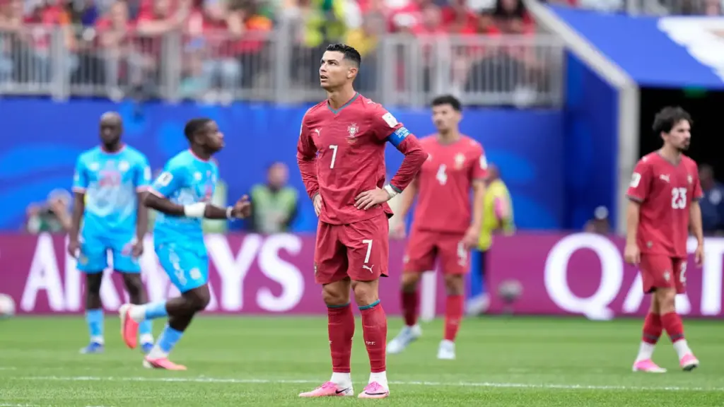 Bồ Đào Nha 1-1 Congo (H2): Ronaldo tranh sút với Fernandes
