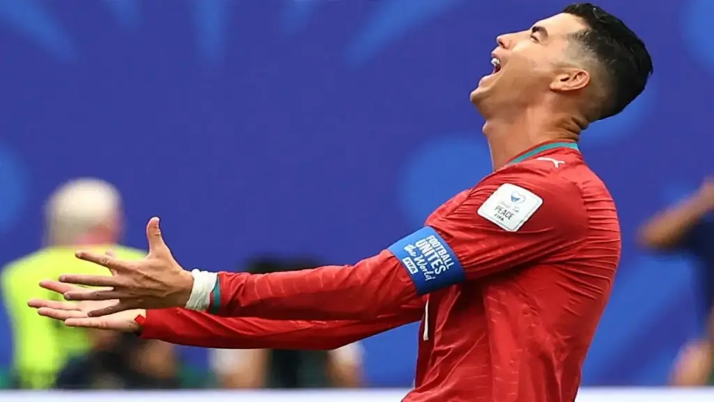 Bồ Đào Nha - Uzbekistan (0h ngày 24/6): Phản ứng của C.Ronaldo