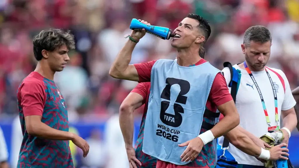 Bồ Đào Nha - Uzbekistan: Ronaldo, Joao Felix đá chính