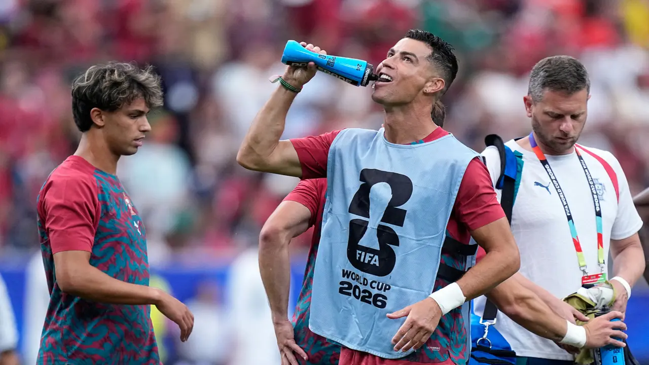 Bồ Đào Nha - Uzbekistan: Ronaldo, Joao Felix đá chính