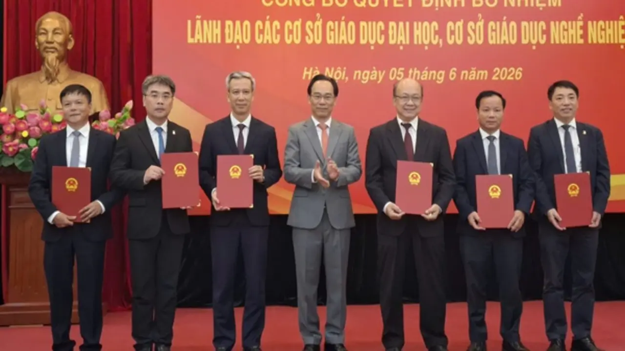 Bộ GD-ĐT bổ nhiệm 37 lãnh đạo đại học, trường đại học