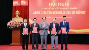Bộ GD&ĐT bổ nhiệm nhiều giám đốc, hiệu trưởng các trường đại học, cao đẳng trực thuộc