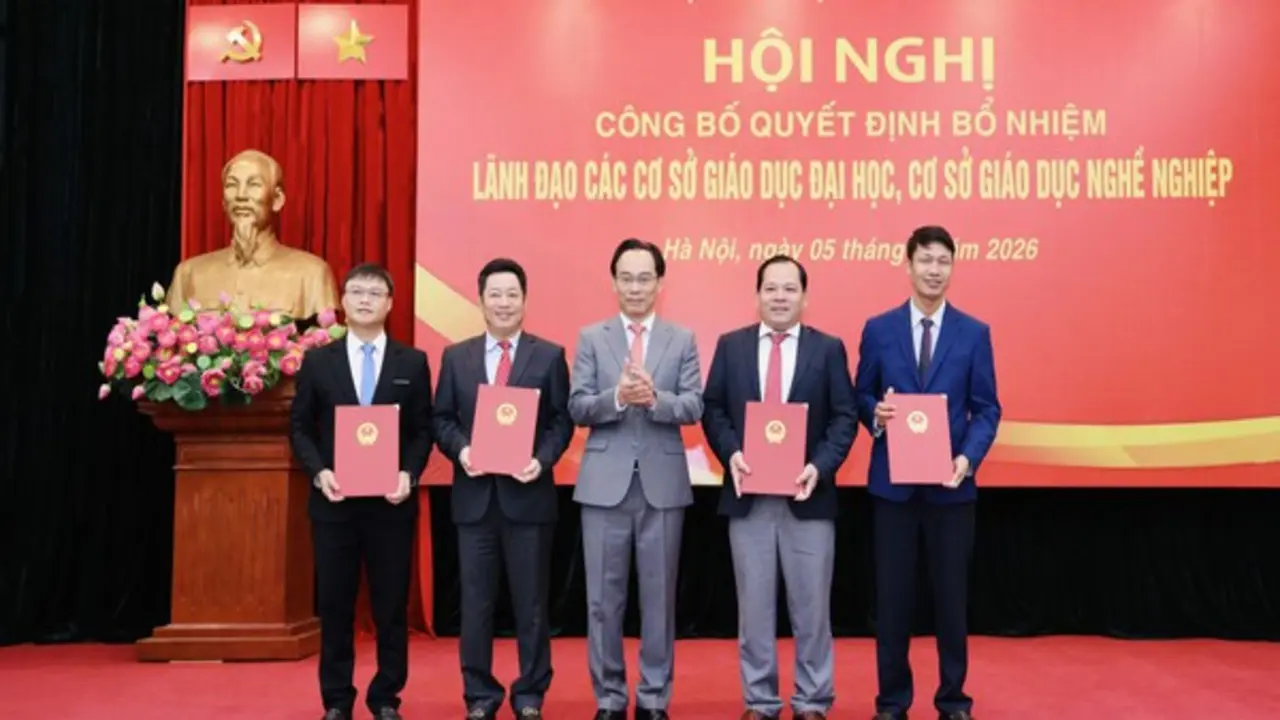 Bộ GD&ĐT bổ nhiệm nhiều giám đốc, hiệu trưởng các trường đại học, cao đẳng trực thuộc