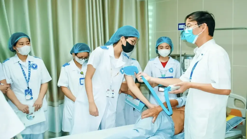 Bộ Giáo dục dự kiến siết chuẩn đào tạo Y, Luật