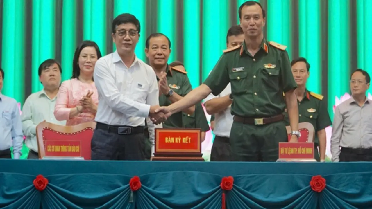 Bộ Tư lệnh TP.HCM ký quy chế phối hợp tuyên truyền với các cơ quan báo chí