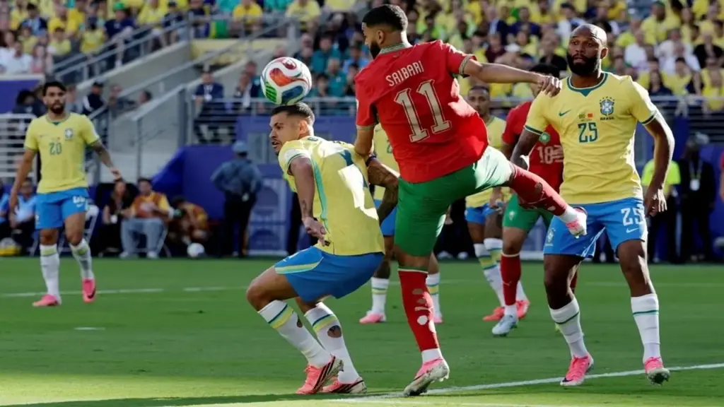 Brazil 0-1 Morocco (H1): Bấm bóng ghi bàn
