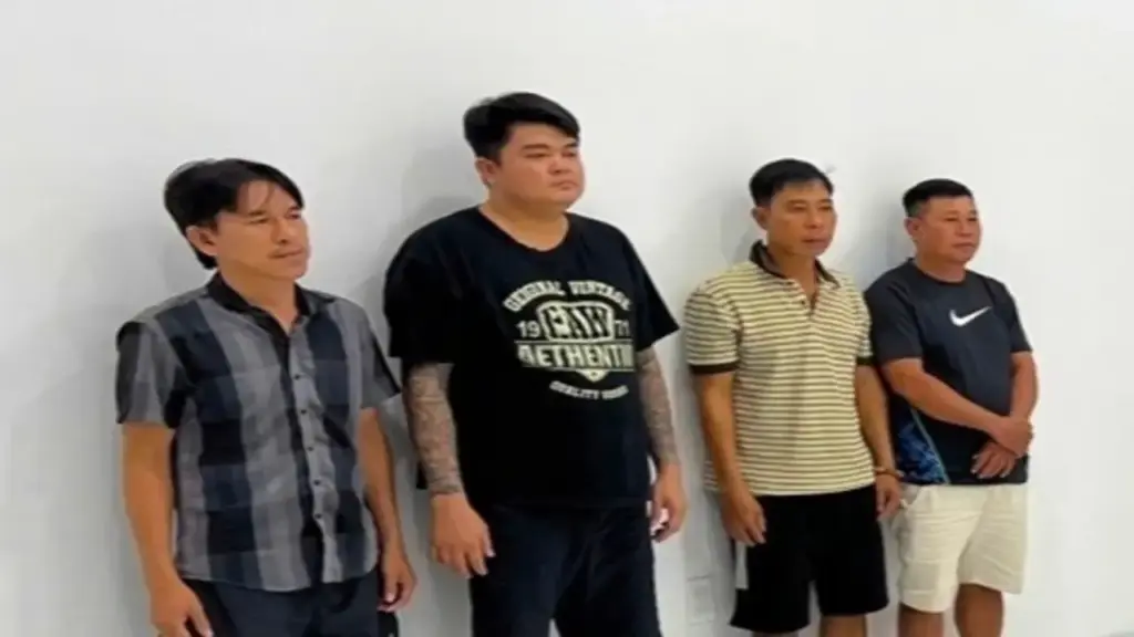 Cá độ bóng đá qua mạng, 4 người bị bắt