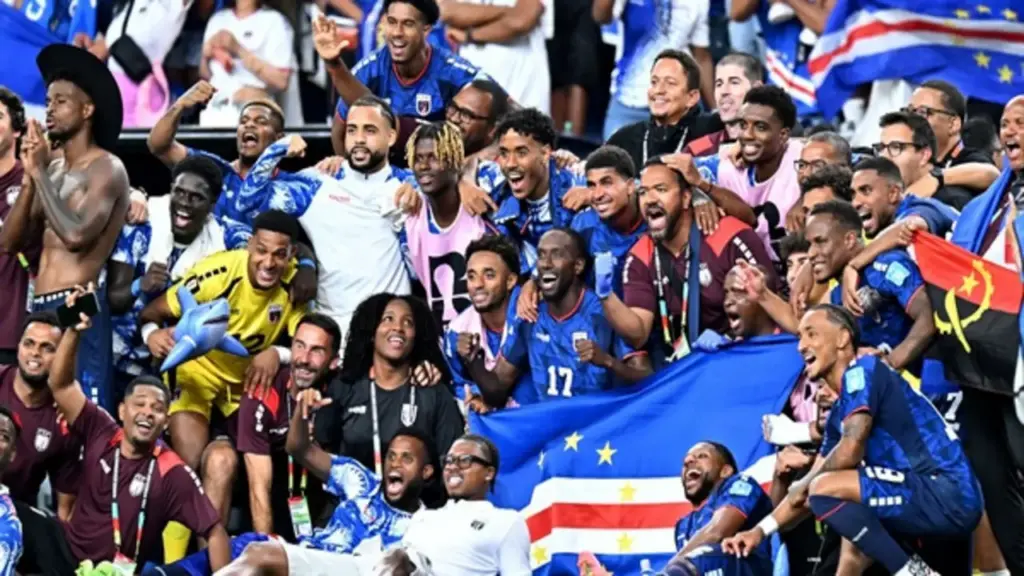 Cabo Verde gửi thông điệp mạnh mẽ đến Messi và Argentina: ‘Chúng tôi có hẳn 2 GOAT!’
