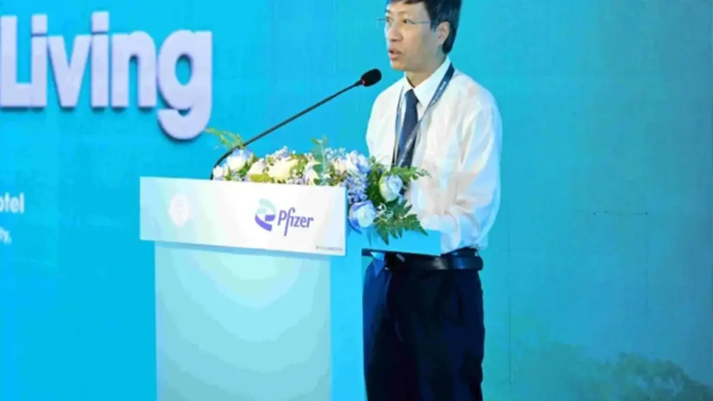 Các chuyên gia cảnh báo gánh nặng RSV gia tăng ở người lớn tuổi