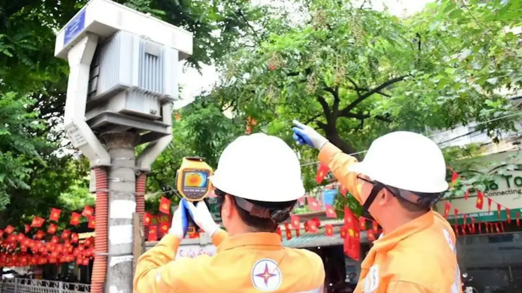 Các tổng công ty điện lực cảnh báo tiền điện có thể tăng đột biến trong tháng 6