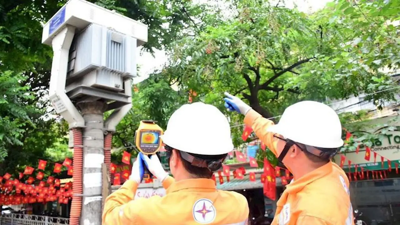 Các tổng công ty điện lực cảnh báo tiền điện có thể tăng đột biến trong tháng 6
