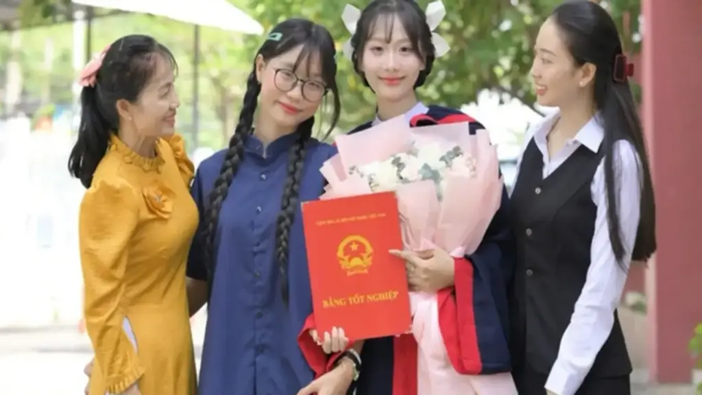 Cách người trẻ gửi yêu thương cho gia đình từ xa