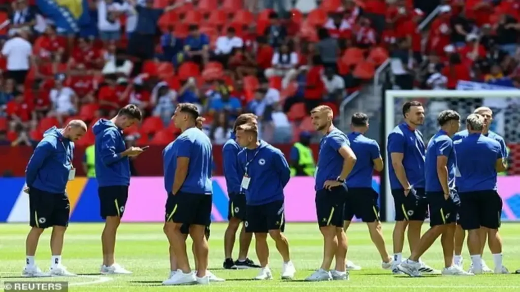 Canada 0-0 Bosnia (Hiệp 1): So tài kinh điển ở Toronto