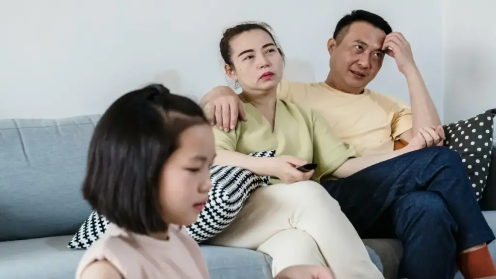 Canh bạc du học vì con học giỏi nhưng lười