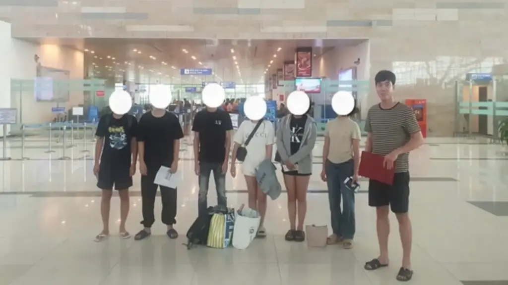 Cảnh giác với lời quảng cáo "việc nhẹ, lương cao" ở nước ngoài