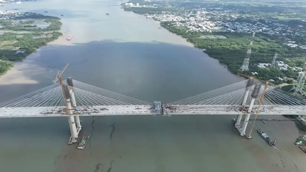 Cầu dây văng cao nhất Việt Nam hoàn thành vào tháng 9