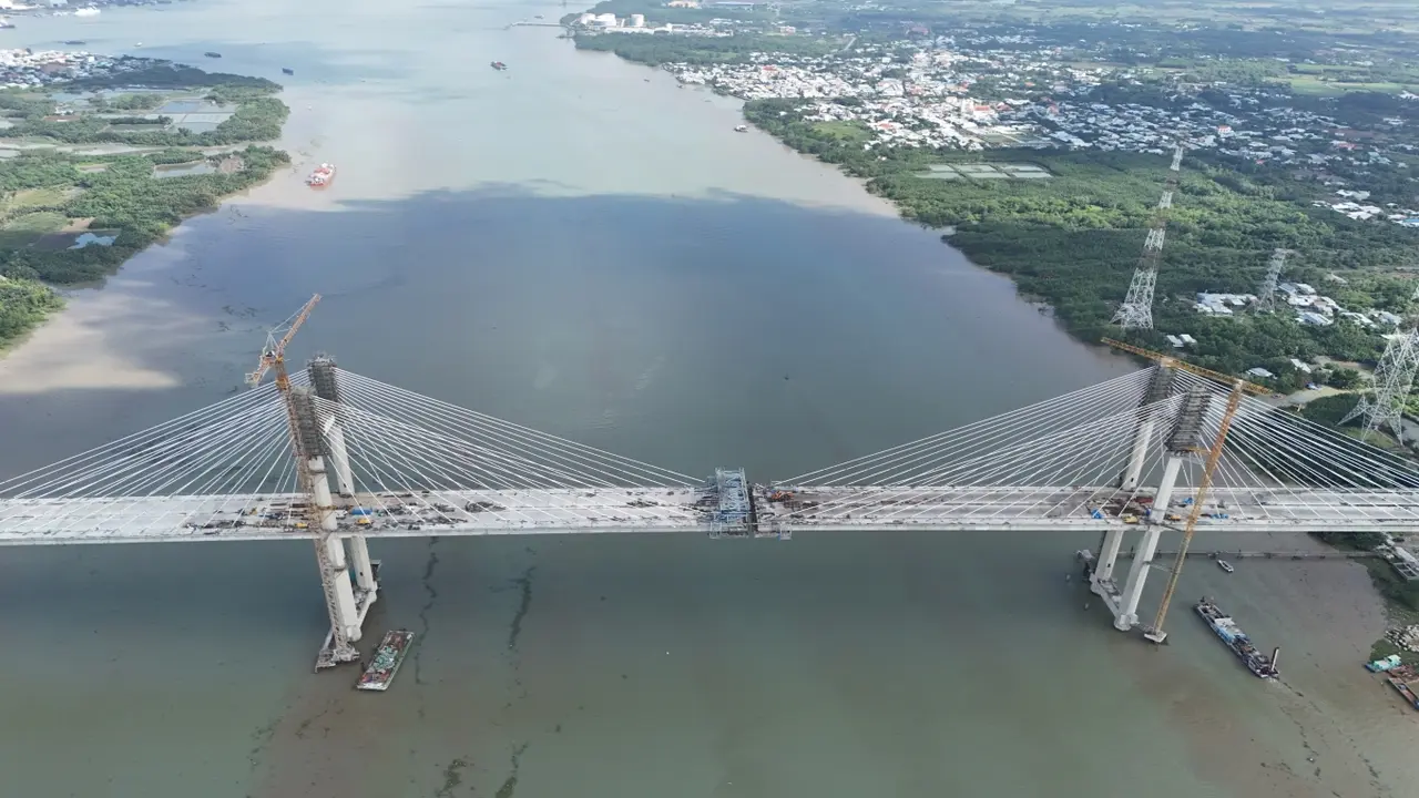 Cầu dây văng cao nhất Việt Nam hoàn thành vào tháng 9