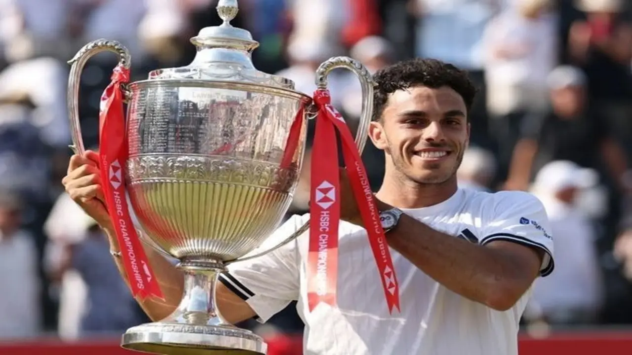 Cerundolo vô địch Queen's Club, Tiafoe lên ngôi ở Halle Open