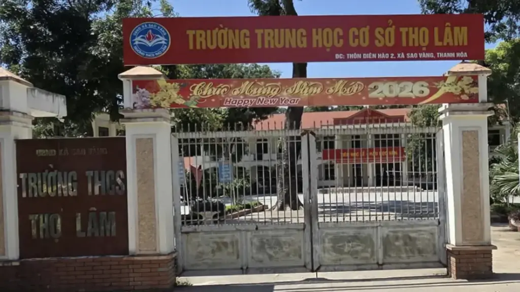Chấm dứt hợp đồng thầy giáo làm lộ đề thi cho nhóm học sinh học thêm