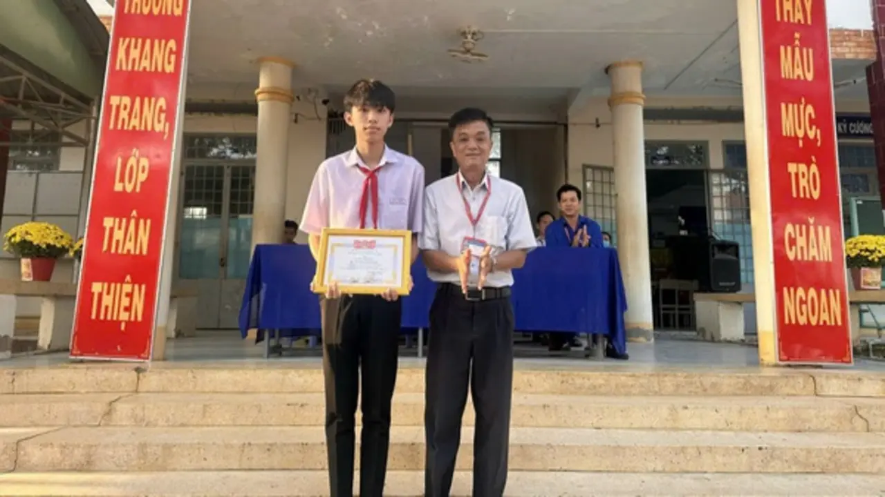 Chàng trai Tây Ninh đạt 3 điểm 10 tuyệt đối toán chuyên, toán thường, tiếng Anh