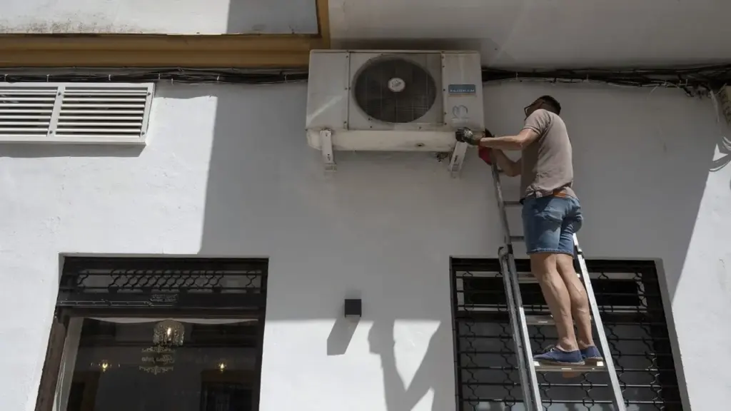 Châu Âu oằn mình dưới nắng nóng hơn 40°C
