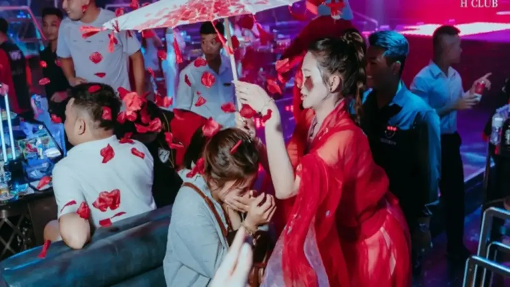 Cháy hết mình cùng những đêm nhạc bùng nổ tại H Club Hạ Long