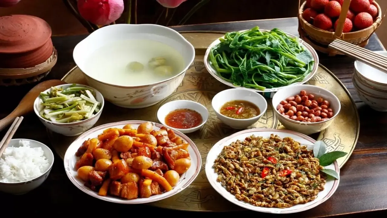 Chế độ ăn '5 đủ, 3 giảm' giúp người trung niên kéo dài tuổi thọ